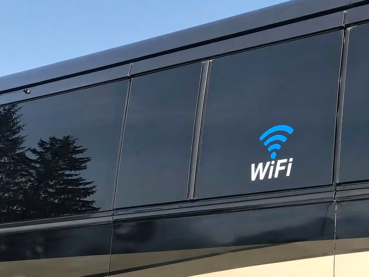 daphne 15 passenger minibus wifi