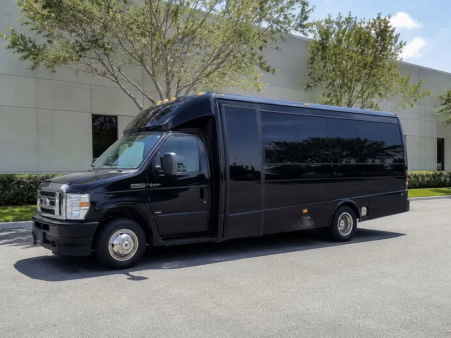 daphne 18 passenger minibus rental