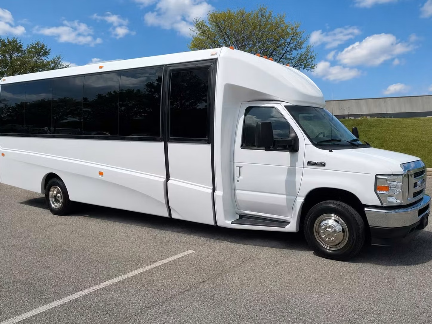 daphne 20 passenger minibus rental