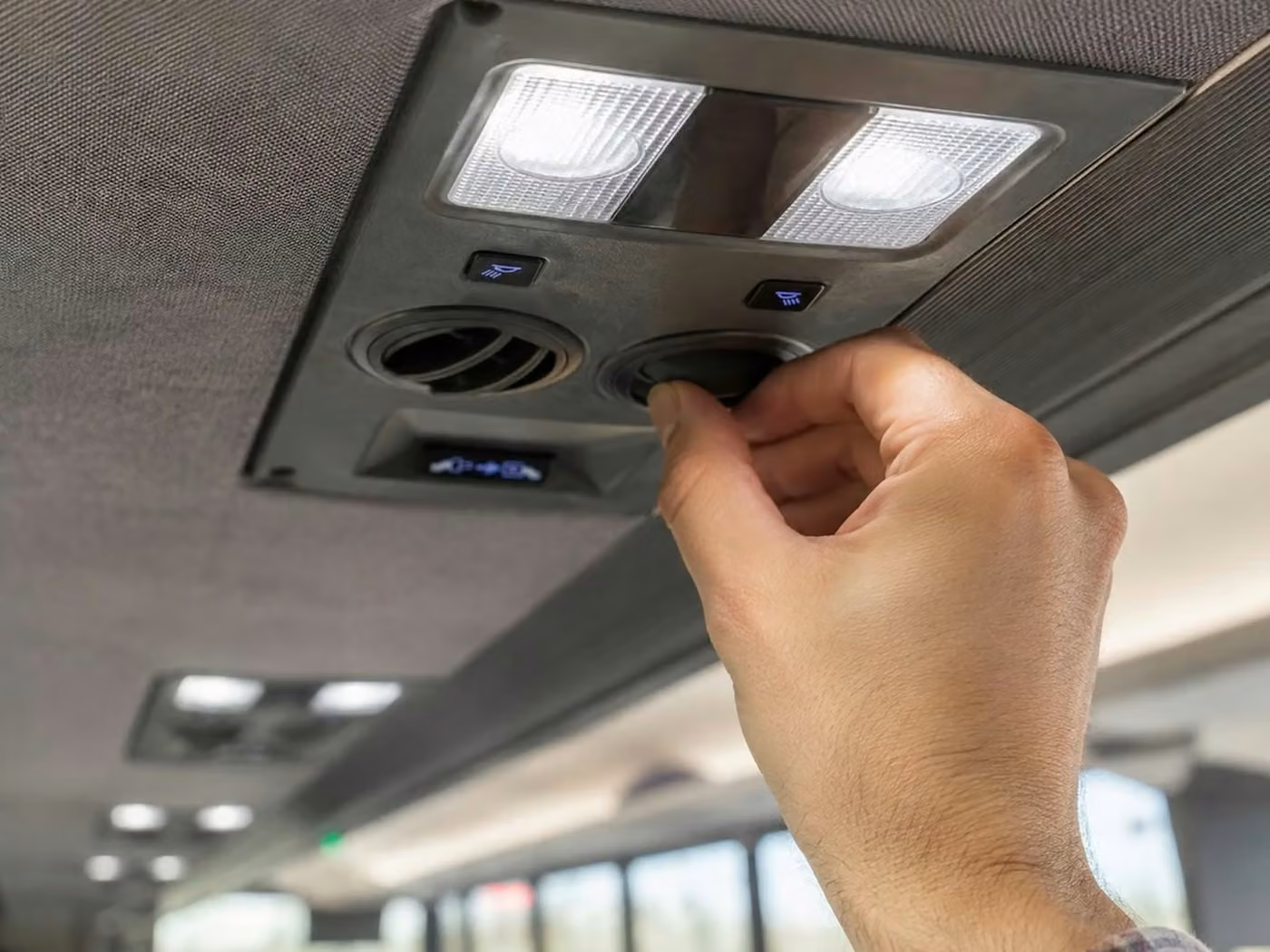 daphne 25 passenger minibus air conditioning