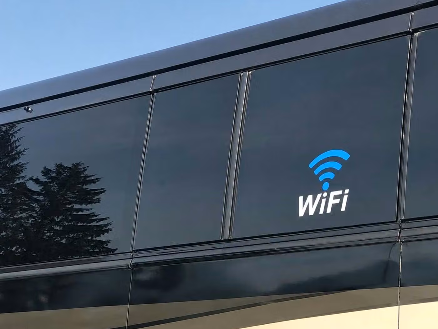 daphne 30 passenger minibus wifi
