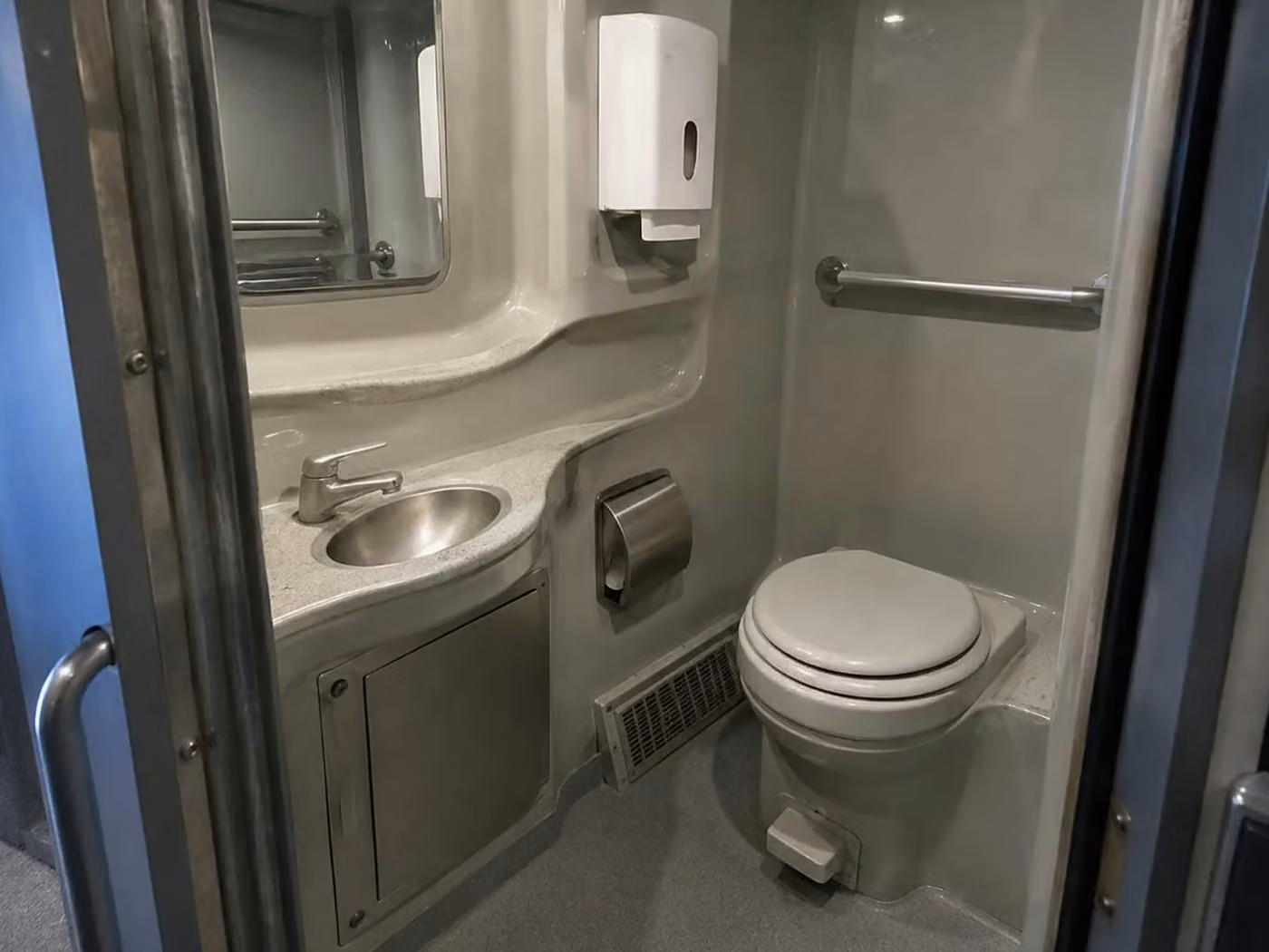 daphne charter bus onboard restroom