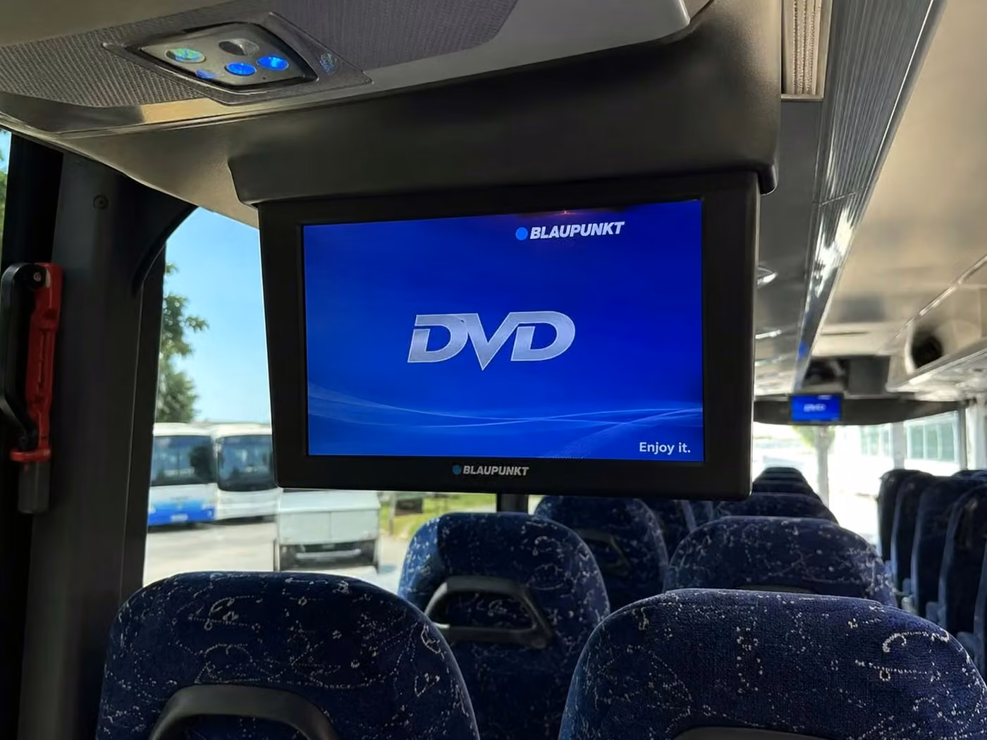 daphne charter bus tv monitors