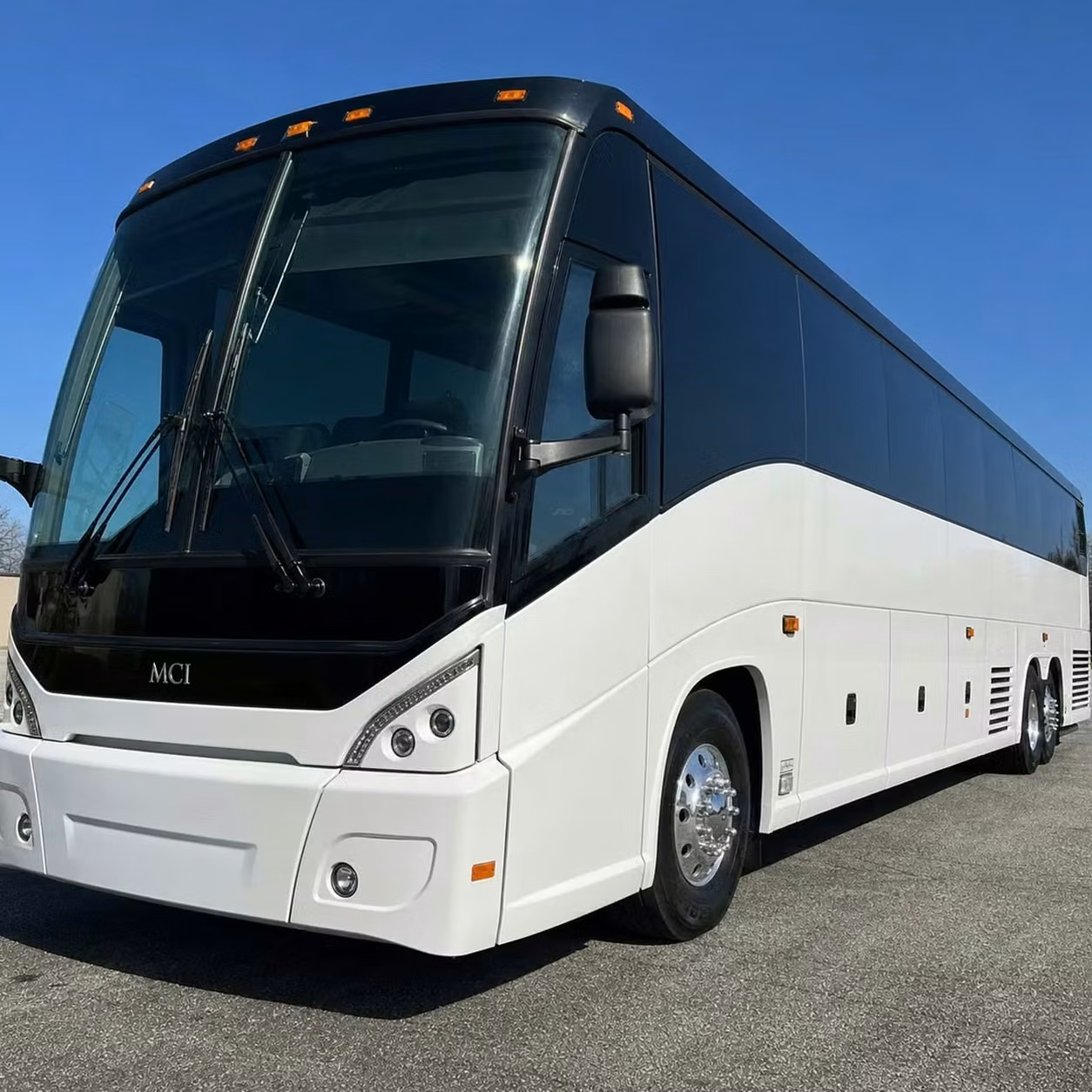 daphne same day and scheduled charter buses for layover flights